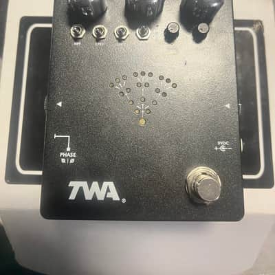 TWA Krytical Mass Reactive Octave Fuzz 2023 - Present - Gray image 1