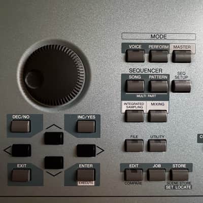 Yamaha Motif XS 8 Production Synthesizer 2000s - Gray image 13