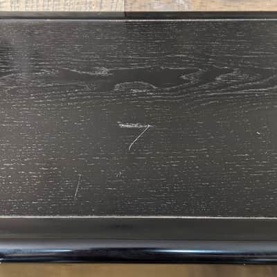 Vienna Acoustics Maestro Center Speaker in Piano Black #2 of 2 In Stock image 13
