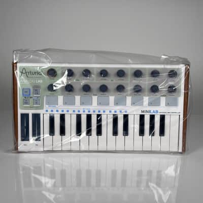 Arturia Minilab Universal MIDI Controller Keyboard White 25 Key image 8