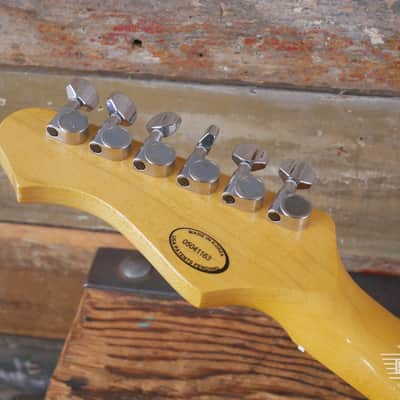 Line 6 Variax 500 2000s - 2 Tone Sunburst image 9
