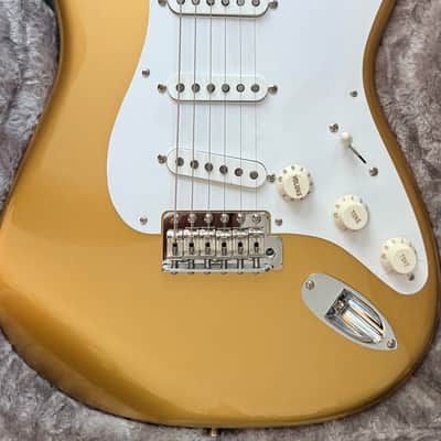 UPGRADED PICKUPS Fender Vintera III Late '50s Stratocaster - Aztec Gold - INCLUDES HARD CASE image 2