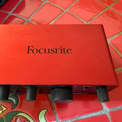 Focusrite Scarlett Solo 4th Gen USB Audio Interface 2023 - Present - Red image 2