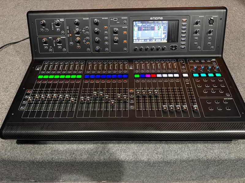 Midas M32 LIVE 40-Channel Digital Console 2014 - Present - Black image 1
