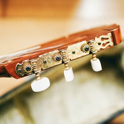 1970s Ryoji Matsuoka M40 – Handcrafted in Japan| Solid Top | Low Action | Hard Case  | Vintage Classical Tone image 13