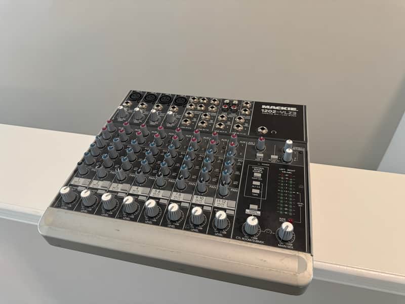 Mackie 1202-VLZ3 12-Channel Mic / Line Mixer 2008 - 2014 - Black image 1