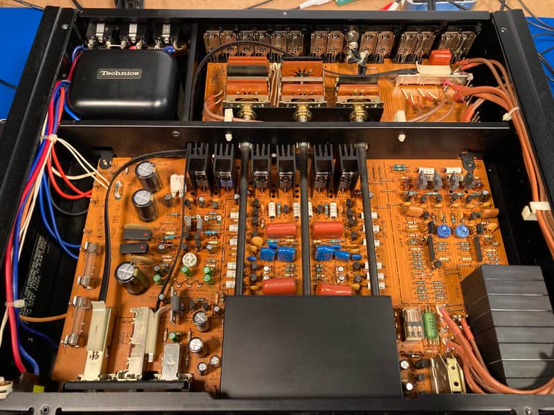 Beautiful Technics SU-9070 preamplifier fully restored to factory