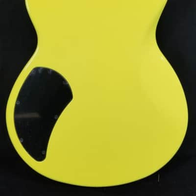 Yamaha RSE20 NYW Revstar Element, Chambered Maple and mahogany body, carbon-reinforced neck and body, 2 Alnico V Humbucking Pickups; Neon Yellow image 8