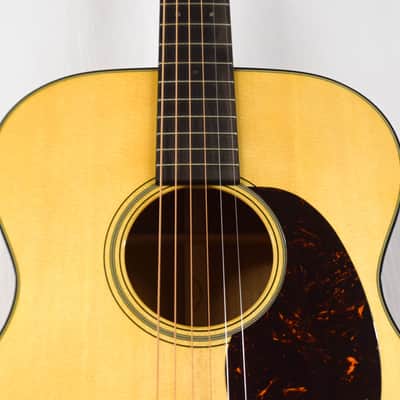 Martin Standard Series 000-18 - Natural image 2