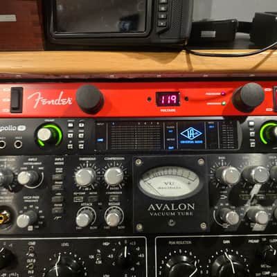Universal Audio Apollo 8 DUO Thunderbolt 2 Audio Interface 2010s - Black image 1