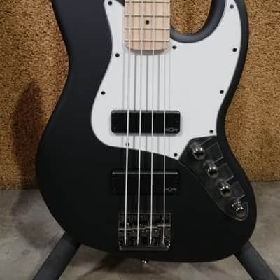 Squier Contemporary Action Jazz Bass HH Flat Black image 2