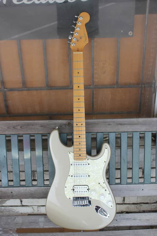 Fender USA Lonestar Stratocaster HSS, Gold w/ Maple neck (1996)