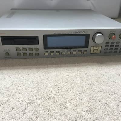 Akai S3000XL MIDI Stereo Digital Sampler 1996 - White