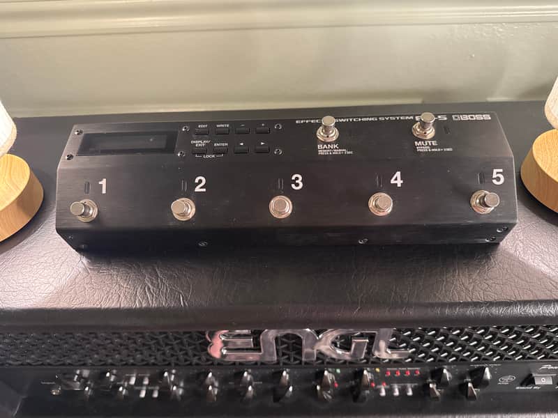 Boss ES-5 Effects Switching System