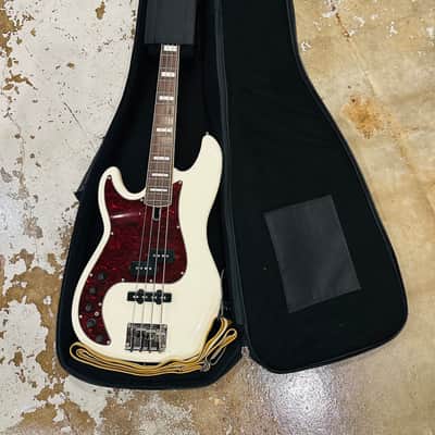 Left Handed Sire Marcus Miller P7 with Rosewood Fretboard 2017 - 2019 - Antique White image 4