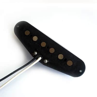 Fuzzy Duck™ Gold Series Single Coil Pickups for Stratocasters (Bridge) - Black with Logo image 4