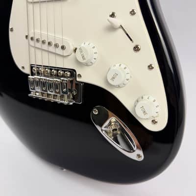 Squier Stratocaster Standard 2018 - Black Glossy White Pickguard image 5