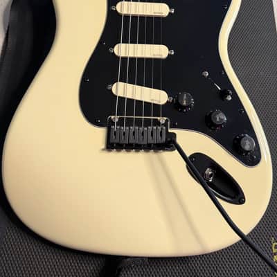 Fender American Stratocaster – Olympic White – EMG DG20 (David Gilmour) Upgrades image 3