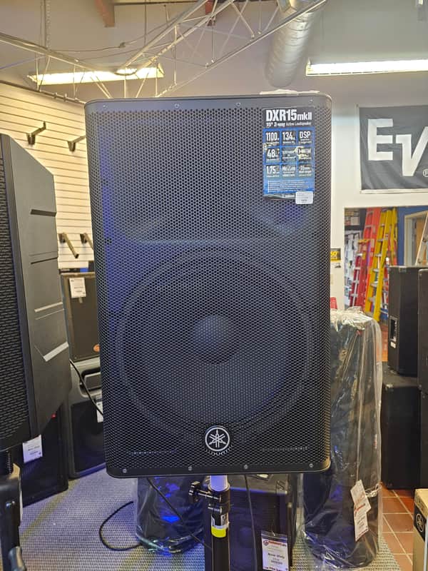 Yamaha DXR 15 MKII - Black image 1