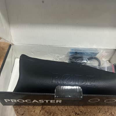 RODE PROCASTER BROADCAST QUALITY DYNAMIC CARDIOIDMICROPHONE - BLACK image 3