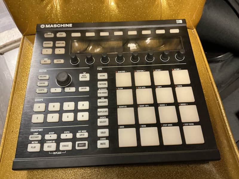Native Instruments Maschine MKII 2010s - Black image 1