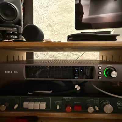 Universal Audio Apollo x16 Thunderbolt 3 Audio Interface 2018 - excellent condition, w retail and shipping boxes image 2