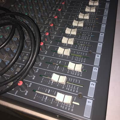 Yamaha MX12/4 mixing console 2006 - Grey image 5