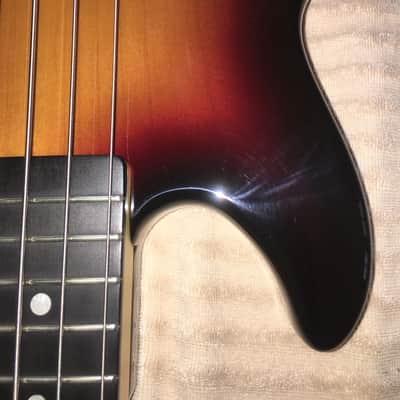 USA G&L L-1000 2014 3 Tone Sunburst lefty image 15