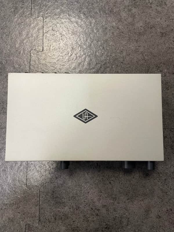 Universal Audio Volt 4 USB-C Audio Interface 2022 - Present - Gray image 1