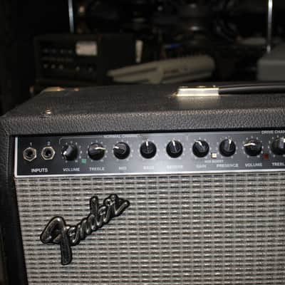 Fender Ultimate Chorus- 2x12/Combo image 3