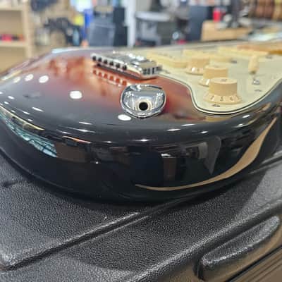 Fender American Deluxe Stratocaster with Maple Fretboard SSS 2015 3-Color Sunburst w/ Hard Case image 13