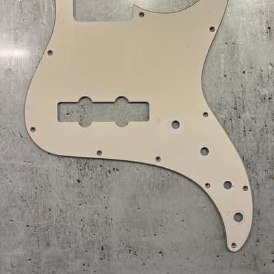 Pickguard for Samick Greg Bennett Fairlane 4String - white 3ply image 1