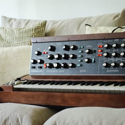 Moog Minimoog Model D Reissue 44-Key Monophonic Synthesizer (2022) 2022 - Present - Black / Wood image 3