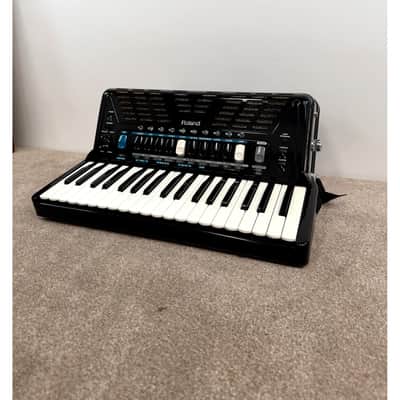 Roland FR-3X - Accordion - Black - Excellent w/ Manuals, Soft Case, Original Power Supply image 3