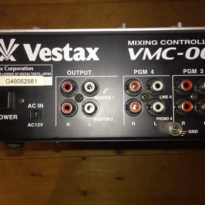 vestax VMC-004 4-channel DJ mixer image 4