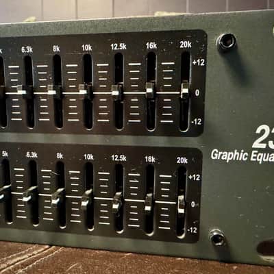 dbx 231 Dual Channel 31-Band EQ 2000s - Gray image 2