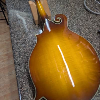 Eastman MD615-GB F-Style F-Hole Electric Mandolin Goldburst Finish image 6
