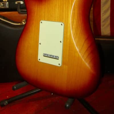2007 Fender American Deluxe Stratocaster Sunburst image 5