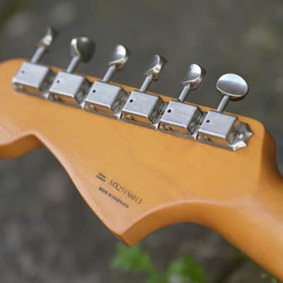 Fender Limited Edition Vintera II Road Worn 50s Jazzmaster- 3-Color Sunburst(3) image 5