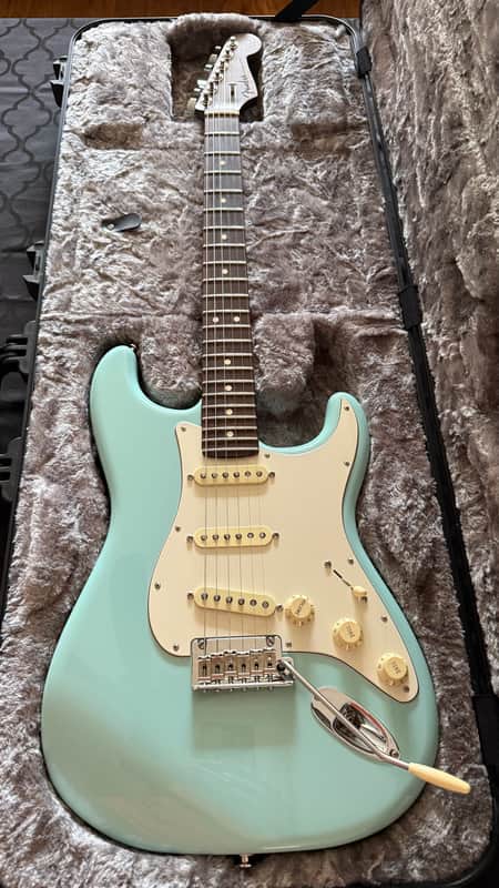 Fender Limited Edition American Professional Stratocaster with Rosewood Neck 2017 - Daphne Blue
