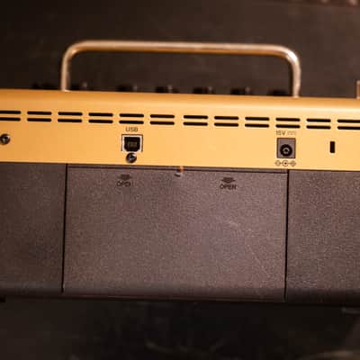 Yamaha THR5A 10-watt 2 x 3-inch Acoustic Modeling Combo Amplifier image 3