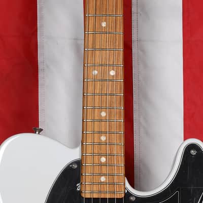 Fender Player Plus Telecaster with Pau Ferro Fretboard - Silver Smoke image 4
