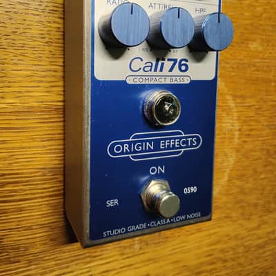 Origin Effects Cali76 Compact Deluxe Compressor Limited Edition 2010s - Genie Blue image 2