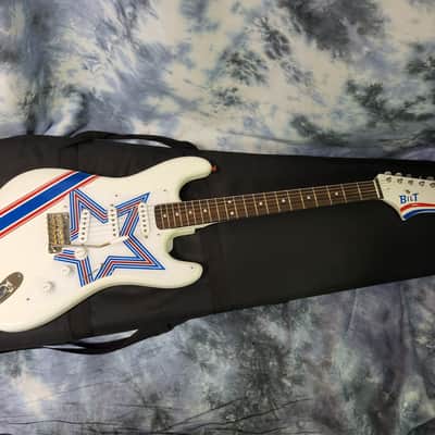 Video Demo 2021 Mint BiLT White Red Blue Stripe MERC Model Lindy Fralin Blues Pickups Trem Custom Design Pro Setup BiLT Gigbag image 16