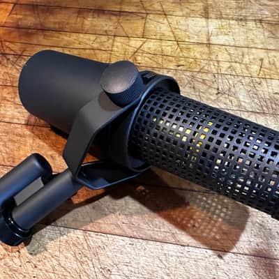Shure SM7 Cardioid Dynamic Microphone - Amazing Vintage Condition! image 3
