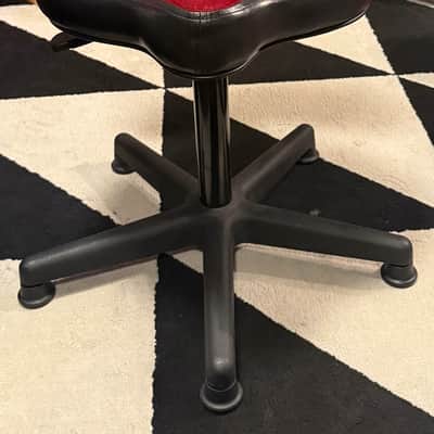 Roc N Soc Lunar Series Gas Lift Drum Throne Black (LSG O-K)- Black w/ Backrest 2019 - Red w/ Backrest image 3