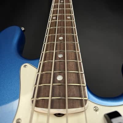 Fender American Vintage II 1966 Jazz Bass - Lake Placid Blue image 4