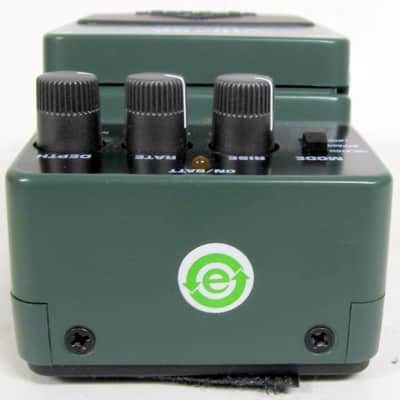 Used Behringer UV300 Ultra Vibrato Pedal VGC image 5