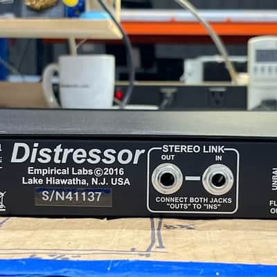 Empirical Labs  Distressor EL8X-S Distressor Pair British Mode Sequential Serial image 15