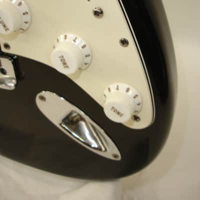1999 Fender American Standard Stratocaster Electric Guitar, Roswewood Fingerboard, Black image 5